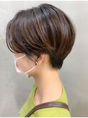 ハンサムショート、前下がりショート、センターパート女子