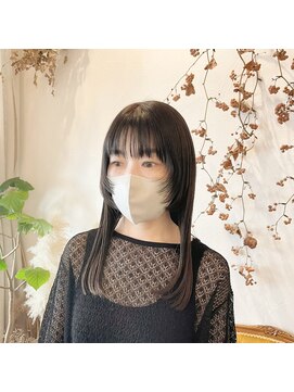 マウロア(MAULOA) “顔まわりウルフ×スクエアカットロング” 中西英美子