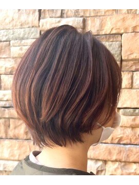エノモト(ENOMOTO) くびれショートボブピレンジ立体感UPアースカラー顔周りカット