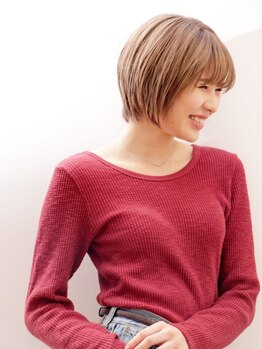 コナ(CONA)の写真/ショートはバランスが命。骨格や髪質、クセを見極めて、伸びても扱いやすさが続くスタイルに。