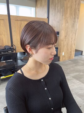 アノネ(anone) 耳かけショート×ブラウンベージュ