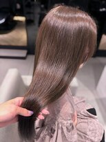 ステア ケース(stair case)&nbsp;赤みなしベージュカラーレイヤーカット前髪カットトリートメント