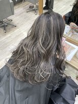 ジゼル(gisele)&nbsp;【極細ナチュラル】ハイライト×ナチュラルデザイン×10～40代