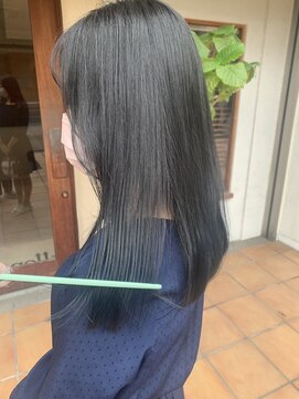 リゴッツ ドゥア プトゥリ(Regottz dua putri) 抜け感×ダークトーン×アッシュ