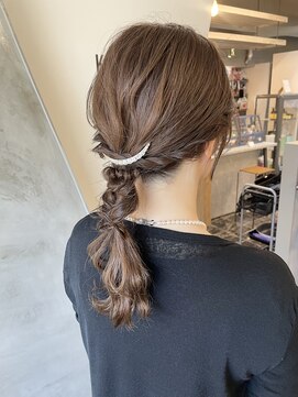 クロ(KURO.) 編み下ろしヘアセット