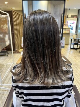 西宮/髪質改善/ハイライト/白髪ぼかし/ミディアムスタイル