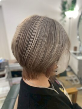 ビィーワンイースト(Be 1 EAST) ボブカット