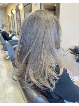 モアムー(Moremuu) 【Makoto】ベージュカラー