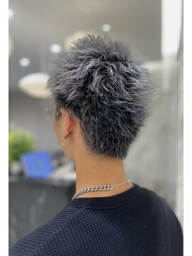 ゼル 新越谷店 ZELE スパイキーショート＆シルバーカラー