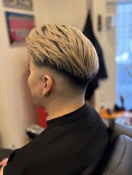 ホーミーズカットショップ(HOMIE'S CUT SHOP)の写真/【梅田/北新地】大阪駅前第2ビル目の前!メンズに特化した理容室でマンツーマンで丁寧に仕上げます