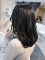 エアー 青山(AIR)&nbsp;ミディアムレイヤーオリーブグレージュ顔周りレイヤーカット