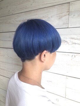 ベルクープス 天王寺店(Belle Coupes) 【ベルクープス天王寺】岡本真由美 刈り上げマッシュブルー