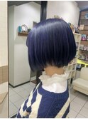 夏カラー　ショートボブ　色落ち綺麗なネイビーブルー