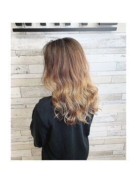 リベルテ 新宿(Liberte) ブロンドグラデーション