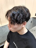 ニアウ 伊勢崎連取店(Niau)&nbsp;刈り上げ前下りセンターパート波巻きツイストスパイラルパーマ