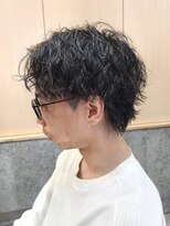 ニアウ 伊勢崎連取店(Niau)&nbsp;センターパートウルフ波巻きツイストスパイラルパーマメンズ