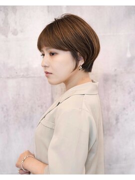 アイスバーグ(eyesburg) 20代30代40代抜け感ショートレイヤーミルクティベージュ