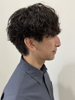 ヒュイル バイ ニアウ(Hwyl by Niau) メンズマッシュパーマシャドウパーマスパイラルパーマ