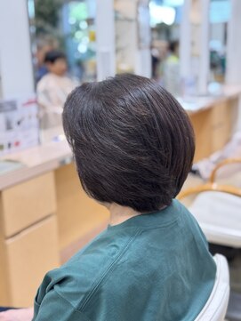 美容室 コーラル ミディアムボブ