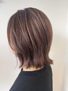 イニシオ(inicio)の写真/【ハイライト/白髪ぼかしも対応◎】暗くするだけではない、白髪をカバーしながらおしゃれも楽しめる♪