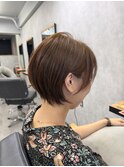 ひし形シルエット　丸みショート