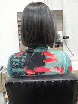 ユノ(juno)&nbsp;暗髪グレージュ切りっぱなしボブ　シオガマ