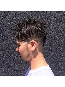 ルシードスタイルアートラッシュ(LUCIDO STYLE ARTRUSH) 男らしさを演出!!センターフェードパーマ