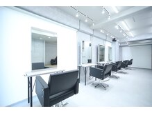 アグ ヘアー パレット 広島駅前店(Agu hair Palette)の雰囲気（ゆったり寛げる居心地の良い空間です。※写真はイメージです。）