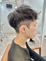 ロミーオム 本厚木(ROMMY. Homme)&nbsp;刈り上げツーブロックパーマ風無造作くせ毛メンズヘア