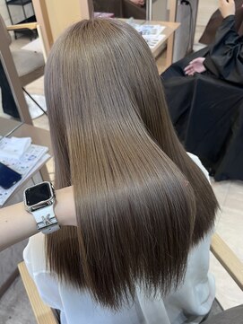 エルバイラビス 大宮(elu by lovis) 《chihina》グレージュカラー/ブリーチカラー/艶カラー/韓国