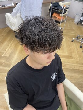 アレス バイ シカ 神戸三宮元町店(ALLES by Cica) 波巻きツイストスパイラルパーマツーブロック刈り上げ