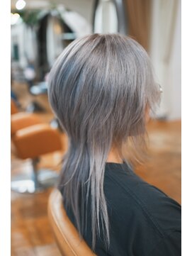 オブヘアーギンザ(Of HAIR GINZA) ミルクティーグレージュ×ミディアムウルフ