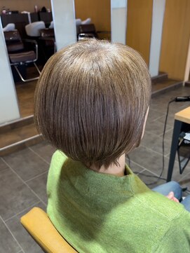 アイコニック 日進梅森台店(ICONIQ) 脱白髪染め/ブラウンアッシュ/ショートカット