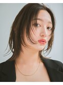 顔まわりレイヤーぱつっとストレートボブ