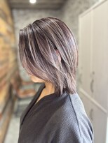 ウェリラバイハク(WeLila by haku)&nbsp;白髪ぼかしハイライト×レイヤーボブ