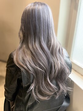 アヴァンス 京橋店(AVANCE) ロングヘア/ダブルカラー/ブリーチ/シルバーグレージュ/京橋