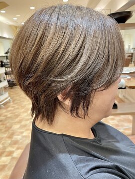 アイニ 河内小阪店(aini) 白髪ぼかしカラー白髪ぼかしハイライト大人ショート30、40、50代