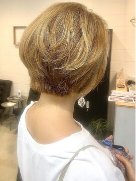 イン(in.) <44>ショートボブ