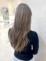 ヴィサージュアクト(VISAGE a.c.t)&nbsp;透明感たっぷりのホワイトベージュカラー