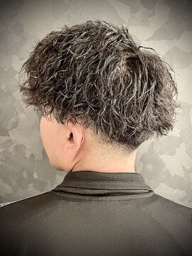 ヒロギンザ 大阪本店(HIRO GINZA) フェード＋ツイストパーマ