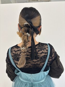 ジーナ 天神(Zina) 編みおろしポニーテール/ヘアセット/小顔/黒髪[福岡天神]