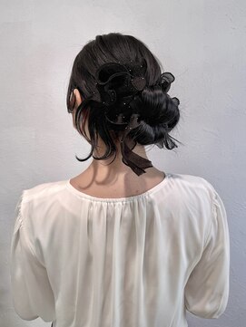 ふんわりシニョンスタイル 結婚式お呼ばれ 成人式 卒業式 お宮参