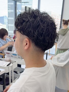 ビューナゴヤ 名駅(VIEW NAGOYA) メンズ/サーフカール/刈り上げセンターパート/波巻きツイスパ