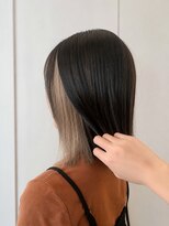 ジューク(19) ぱつっとボブ×イヤリングカラー