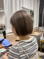 モク(mok) ☆ハイトーンミルクベージュ切りっぱなしボブ