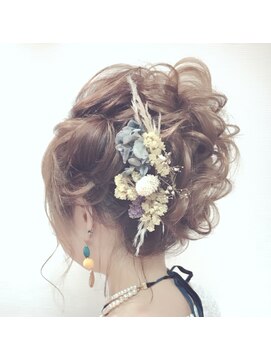 ヘアセットサロン プティ 神戸三宮(petit) ルーズ高めアップスタイル