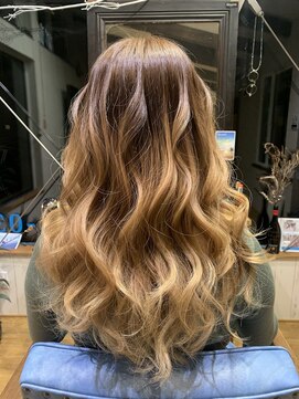 ウミマチ(umi machi) umi machiフレアグラデーション