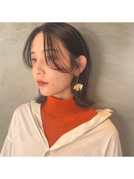 コレット(COLETTE) 【大人可愛い◎】外ハネミディアム×グレージュ