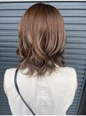 ベージュ