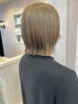 キャアリー(Caary) 福山Caaryハイトーン金髪ボブケアブリーチミルクティーベージュ
